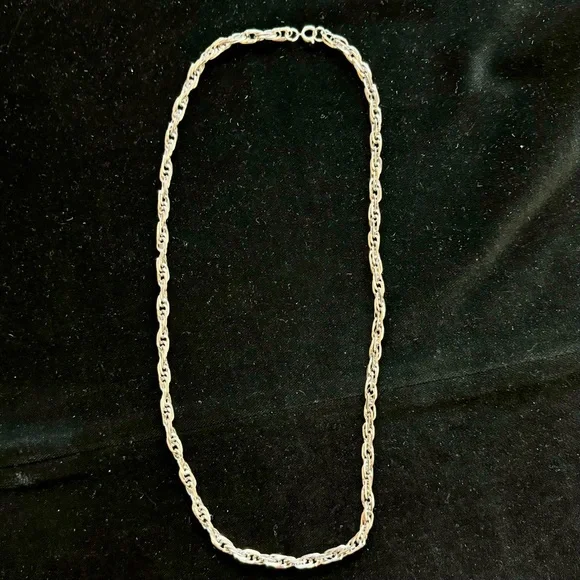 Women’s Shiny Silver Chain Necklace - Mid-Length - Mix & Match Wear Anywhere - Picture 4 of 8